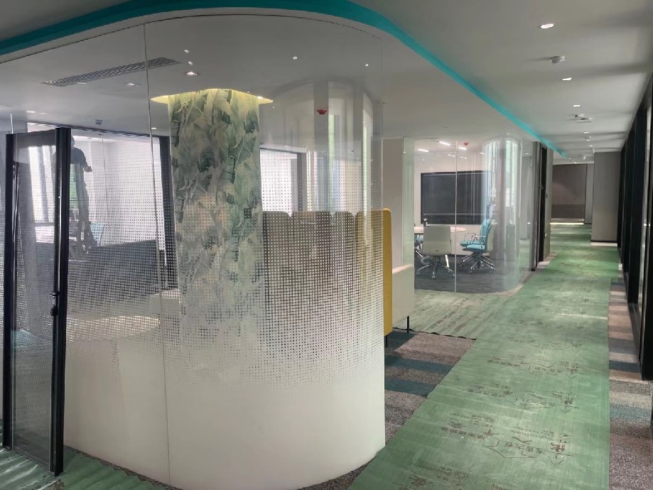 郑州办公室装修效果图如何通过装修打造一个舒适高效的办公环境